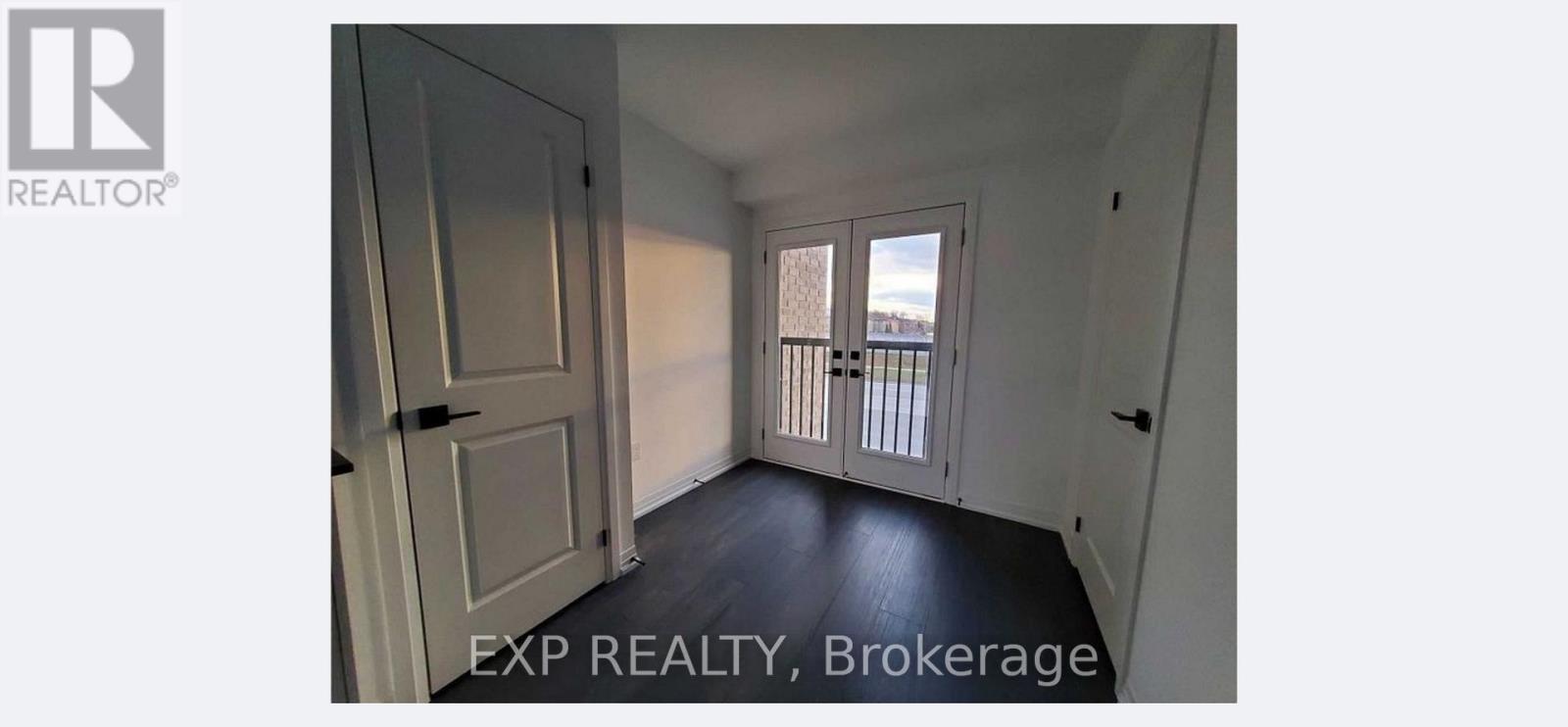 19 Fairlane Avenue, Barrie, ON - Indoor Photo Showing Other Room