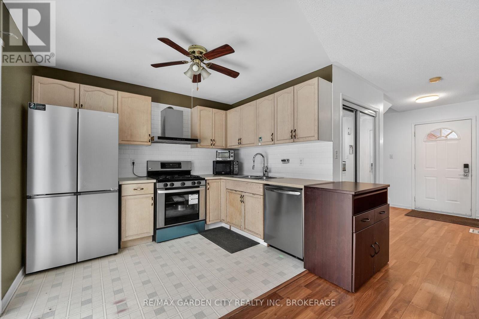Open Concept Kitchen - 218 Confederation Avenue, Thorold (Confederation Heights), ON - Indoor Photo Showing Kitchen
