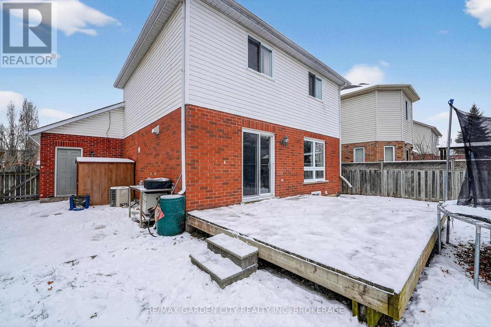 Large Backyard (With Walk out to Deck) - 218 Confederation Avenue, Thorold (Confederation Heights), ON - Outdoor With Deck Patio Veranda With Exterior