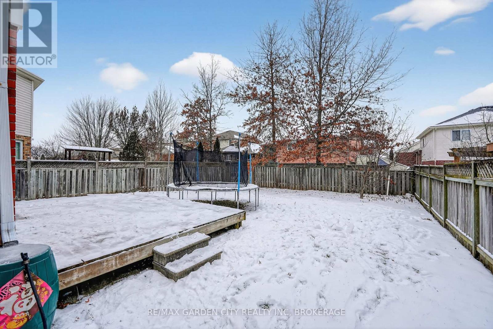Large Backyard (With Deck) - 218 Confederation Avenue, Thorold (Confederation Heights), ON - Outdoor