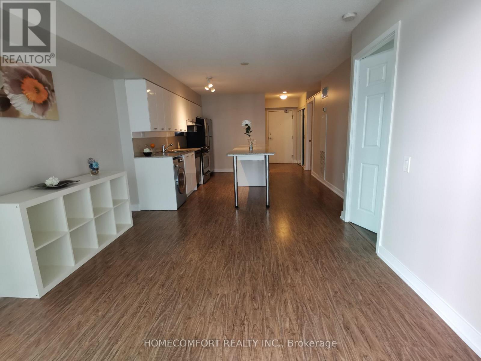 915 - 15 Singer Court, Toronto, ON - Indoor