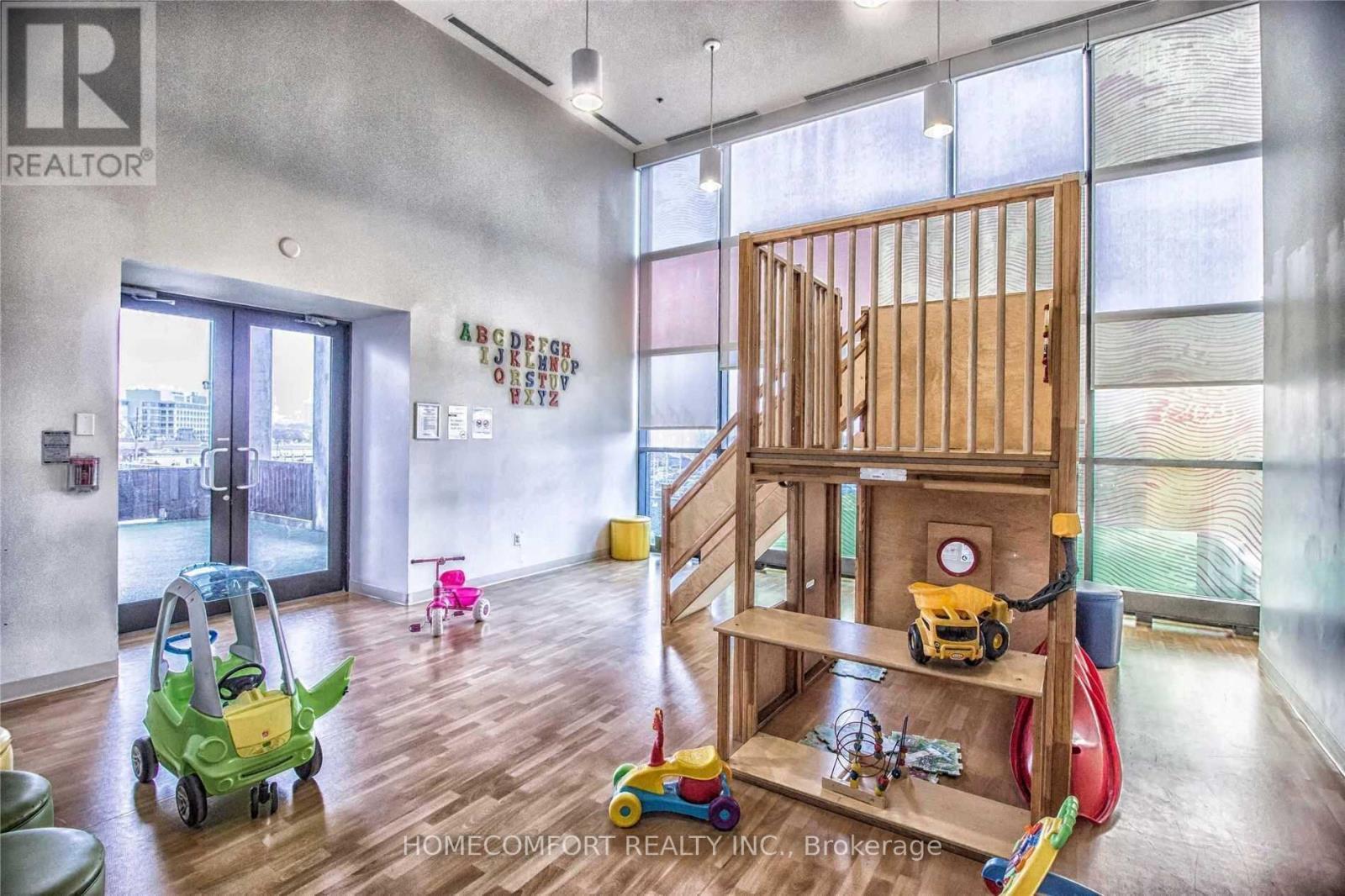 915 - 15 Singer Court, Toronto, ON - Indoor Photo Showing Other Room