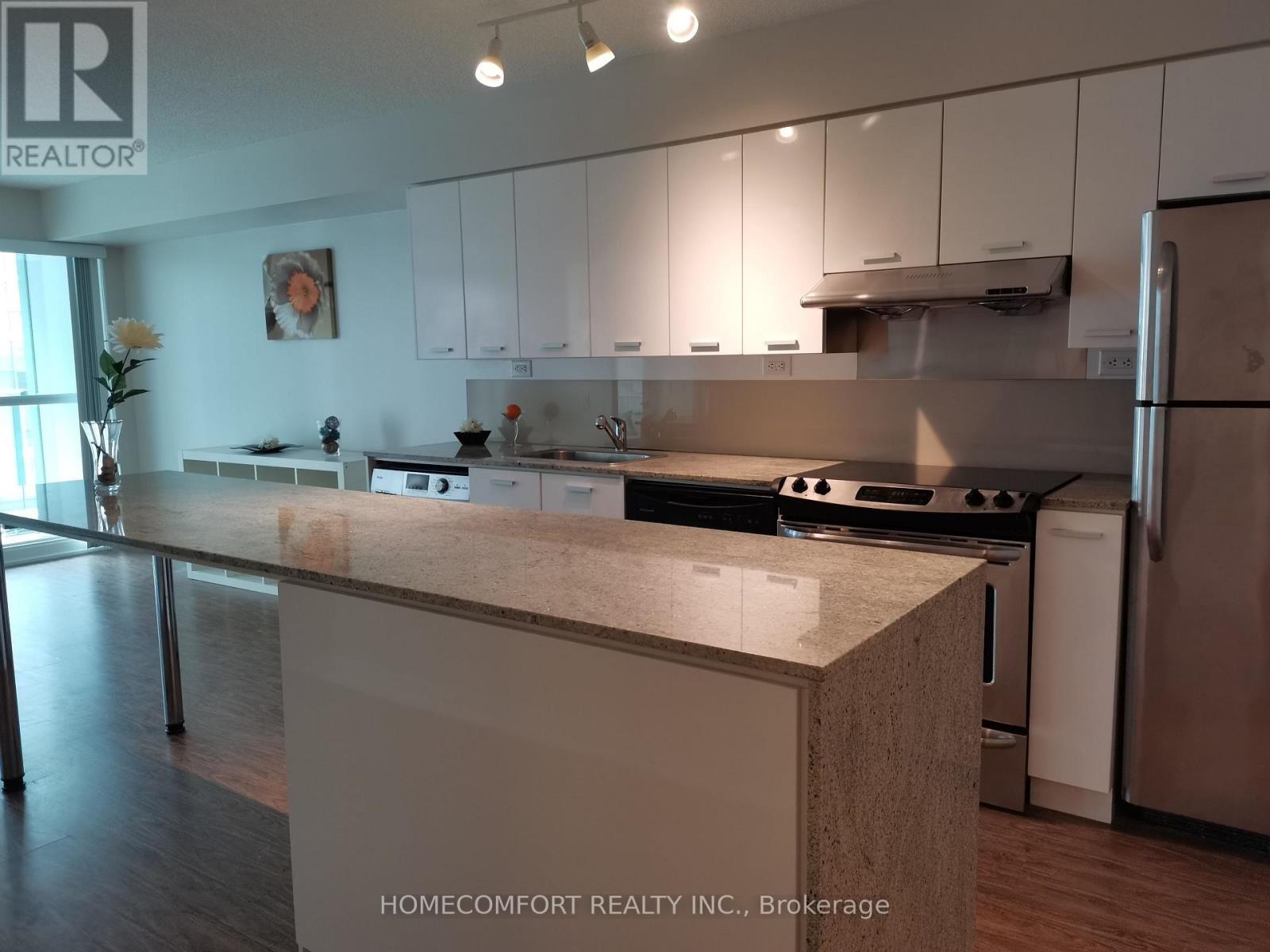 915 - 15 Singer Court, Toronto, ON - Indoor Photo Showing Kitchen