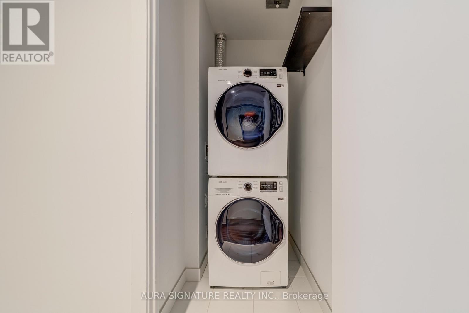 2205 - 1928 Lake Shore Boulevard W, Toronto, ON - Indoor Photo Showing Laundry Room