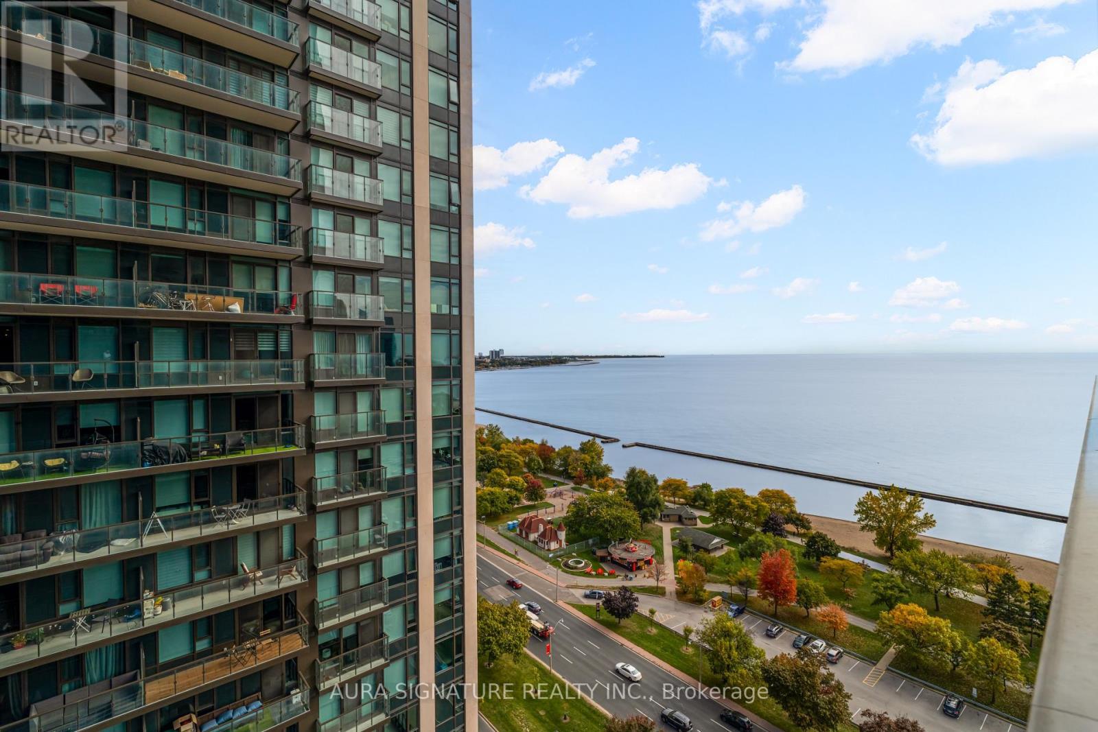 2205 - 1928 Lake Shore Boulevard W, Toronto, ON - Outdoor With Body Of Water With View