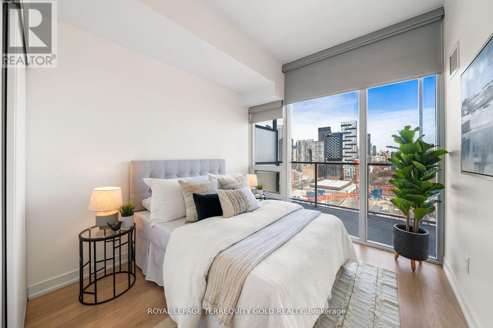 1901 - 105 George Street, Toronto, ON - Indoor Photo Showing Bedroom