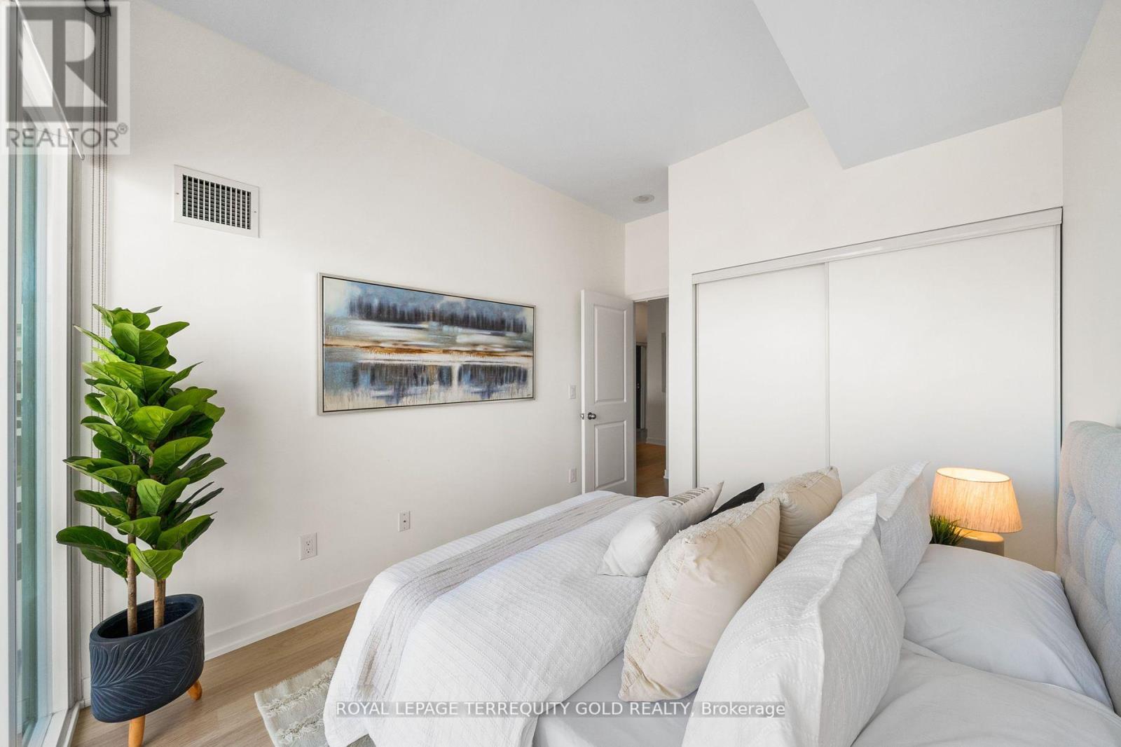 1901 - 105 George Street, Toronto, ON - Indoor Photo Showing Bedroom