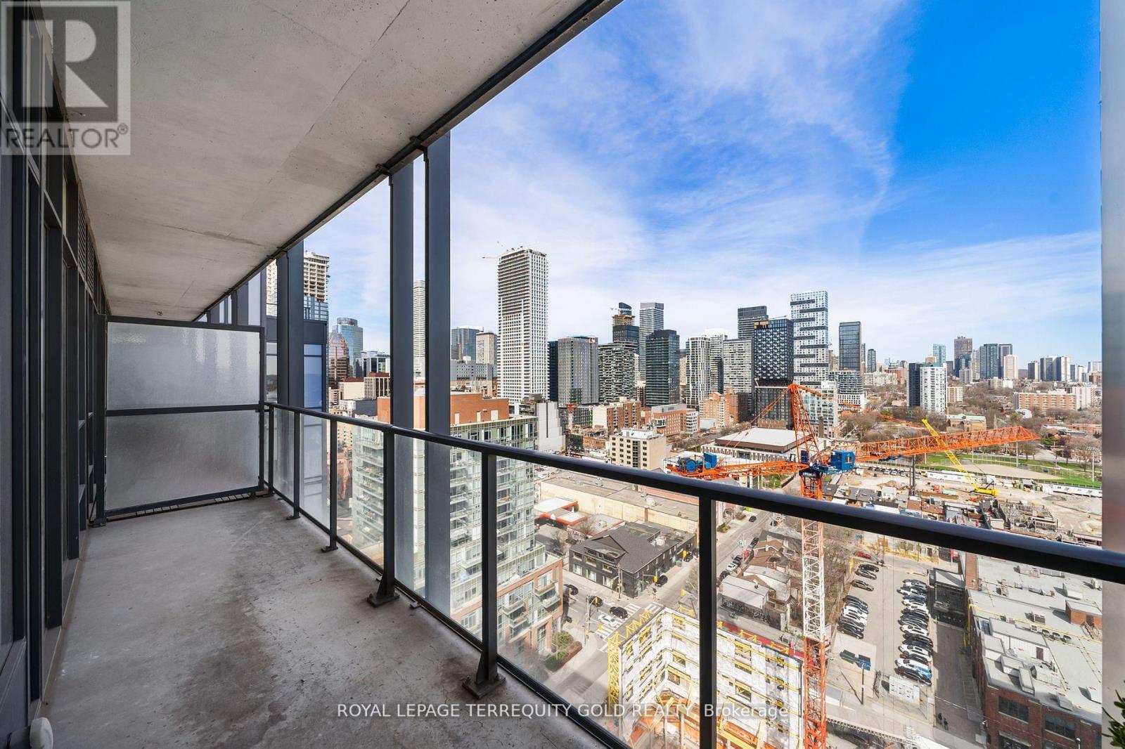 1901 - 105 George Street, Toronto, ON - Outdoor With View