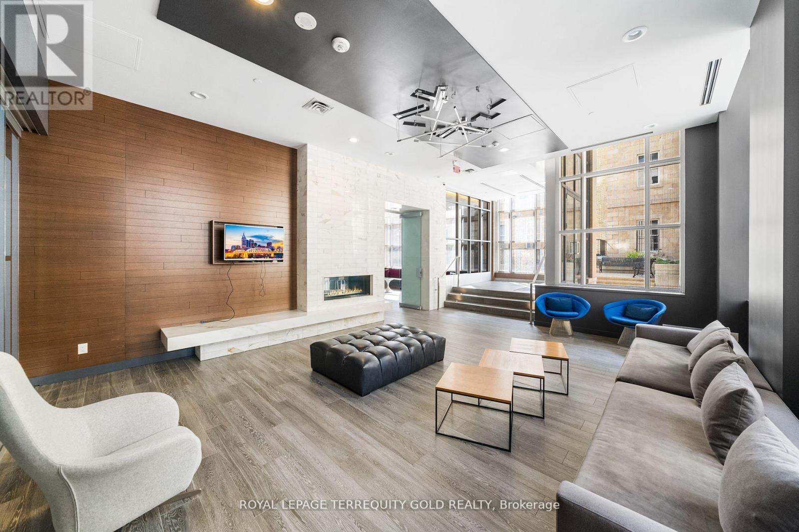 1901 - 105 George Street, Toronto, ON - Indoor