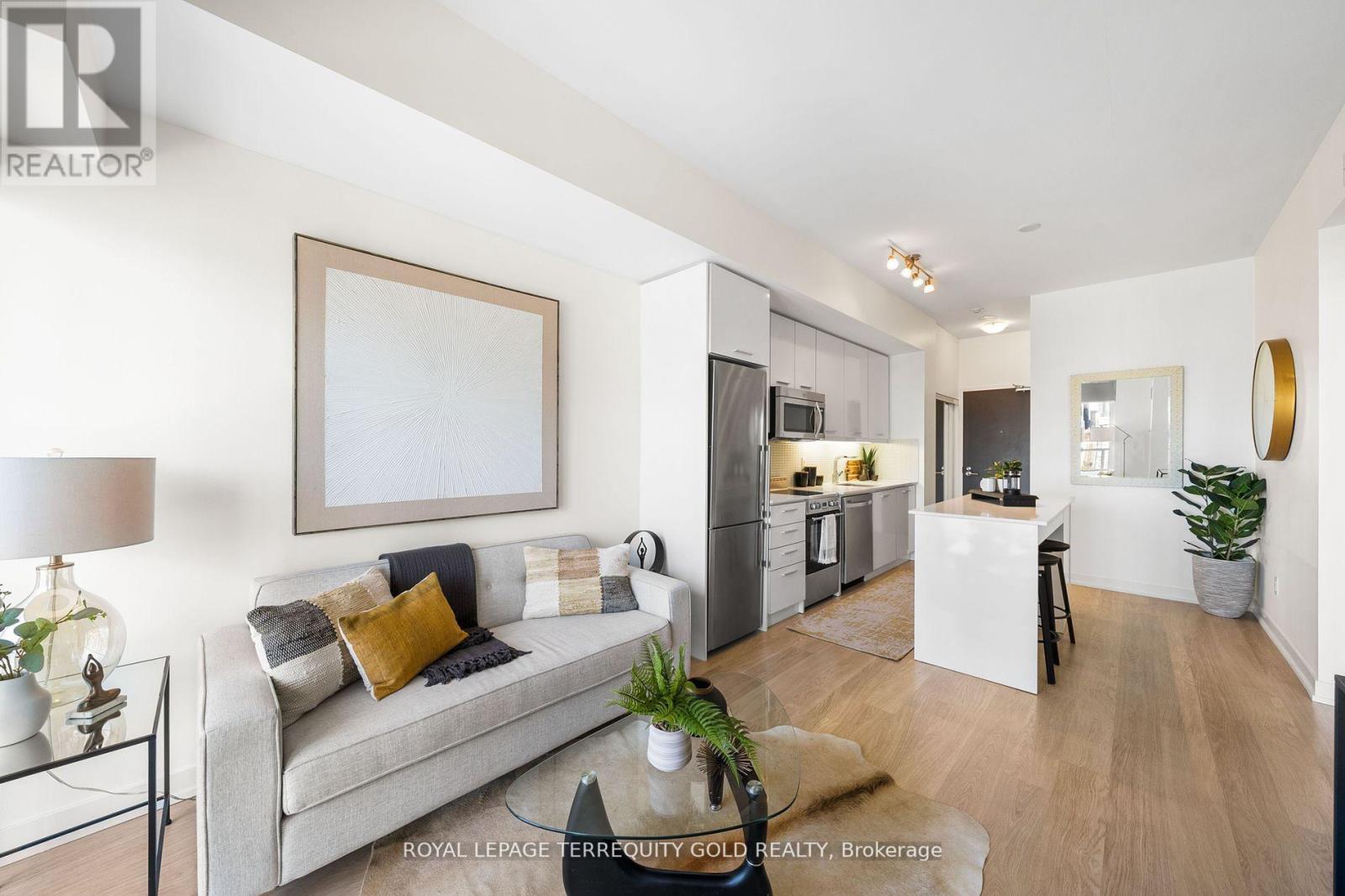 1901 - 105 George Street, Toronto, ON - Indoor