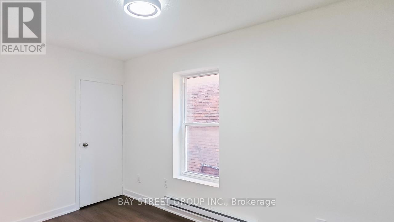 Upper - 859 1/2 Bathurst Street, Toronto, ON - Indoor Photo Showing Other Room