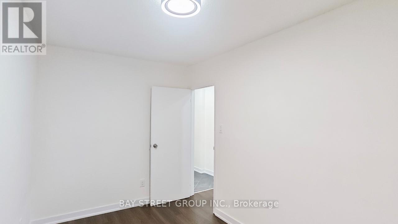 Upper - 859 1/2 Bathurst Street, Toronto, ON - Indoor Photo Showing Other Room