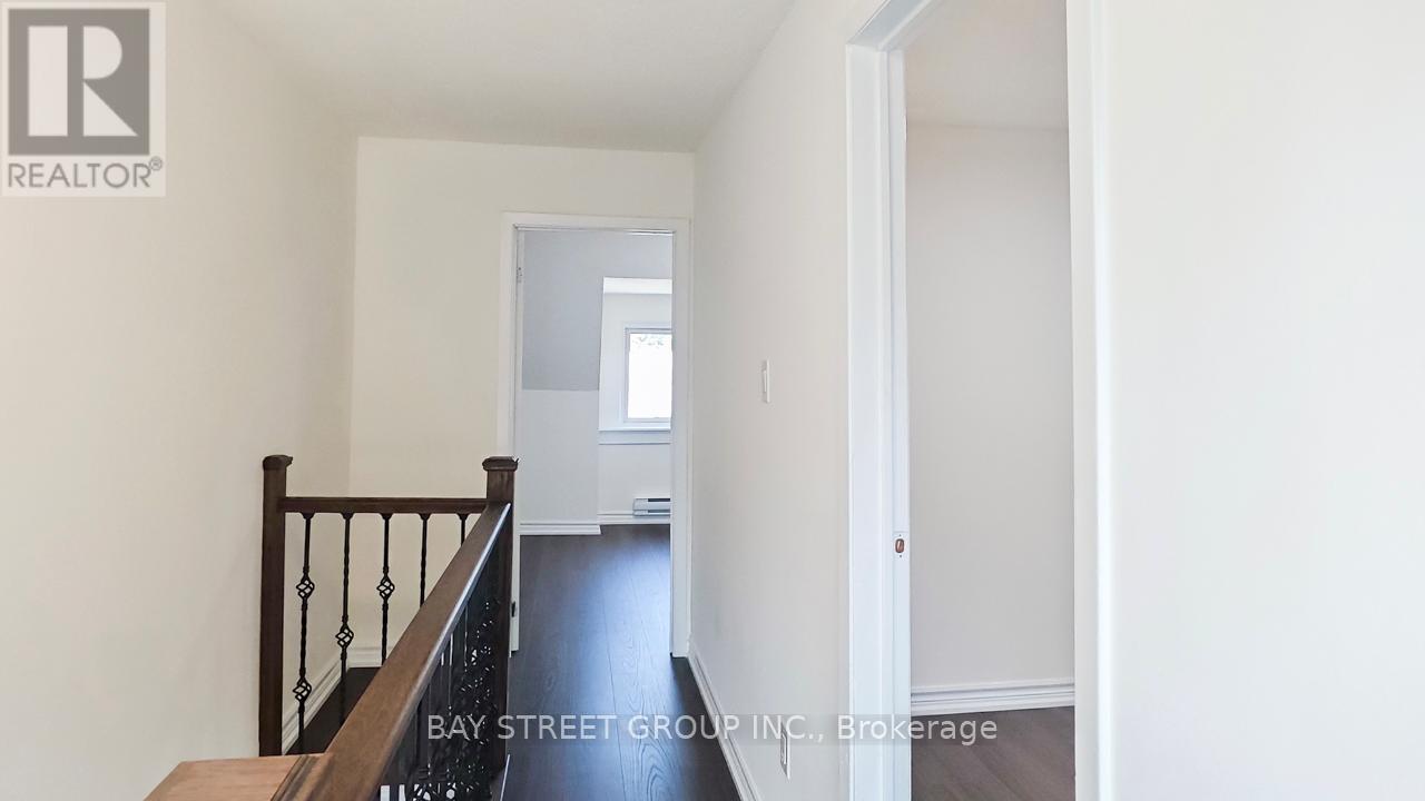 Upper - 859 1/2 Bathurst Street, Toronto, ON - Indoor Photo Showing Other Room