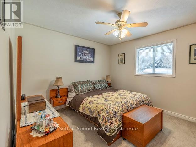 240135 Wilcox Side Road, Georgian Bluffs, ON - Indoor Photo Showing Bedroom