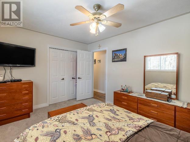 240135 Wilcox Side Road, Georgian Bluffs, ON - Indoor Photo Showing Bedroom