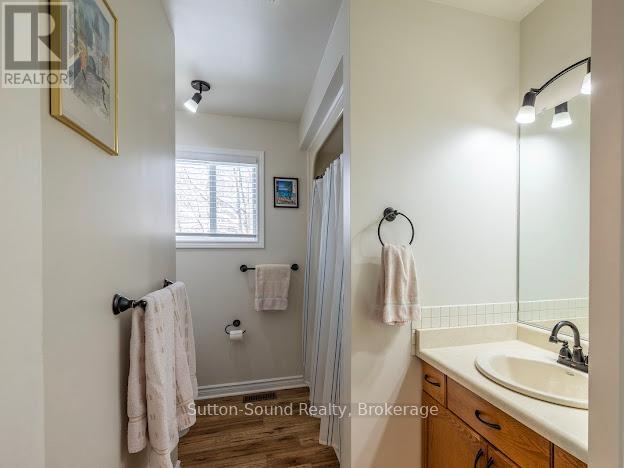 240135 Wilcox Side Road, Georgian Bluffs, ON - Indoor Photo Showing Bathroom
