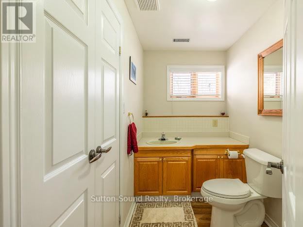 240135 Wilcox Side Road, Georgian Bluffs, ON - Indoor Photo Showing Bathroom