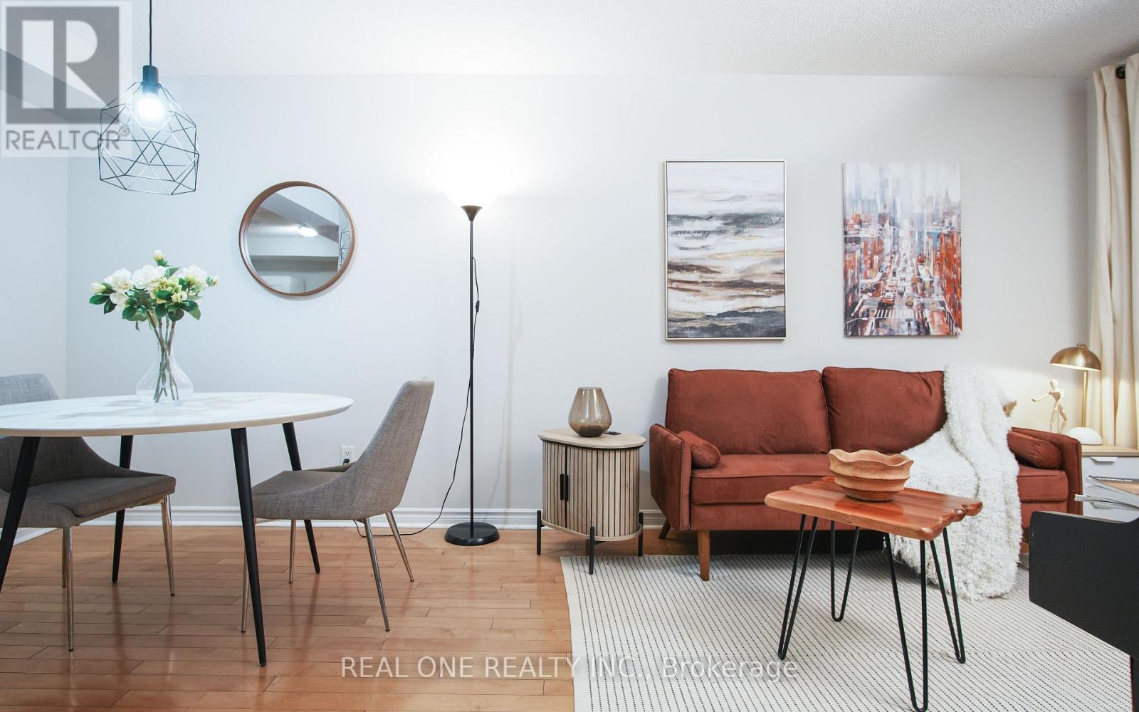 929 - 250 Wellington Street W, Toronto, ON - Indoor