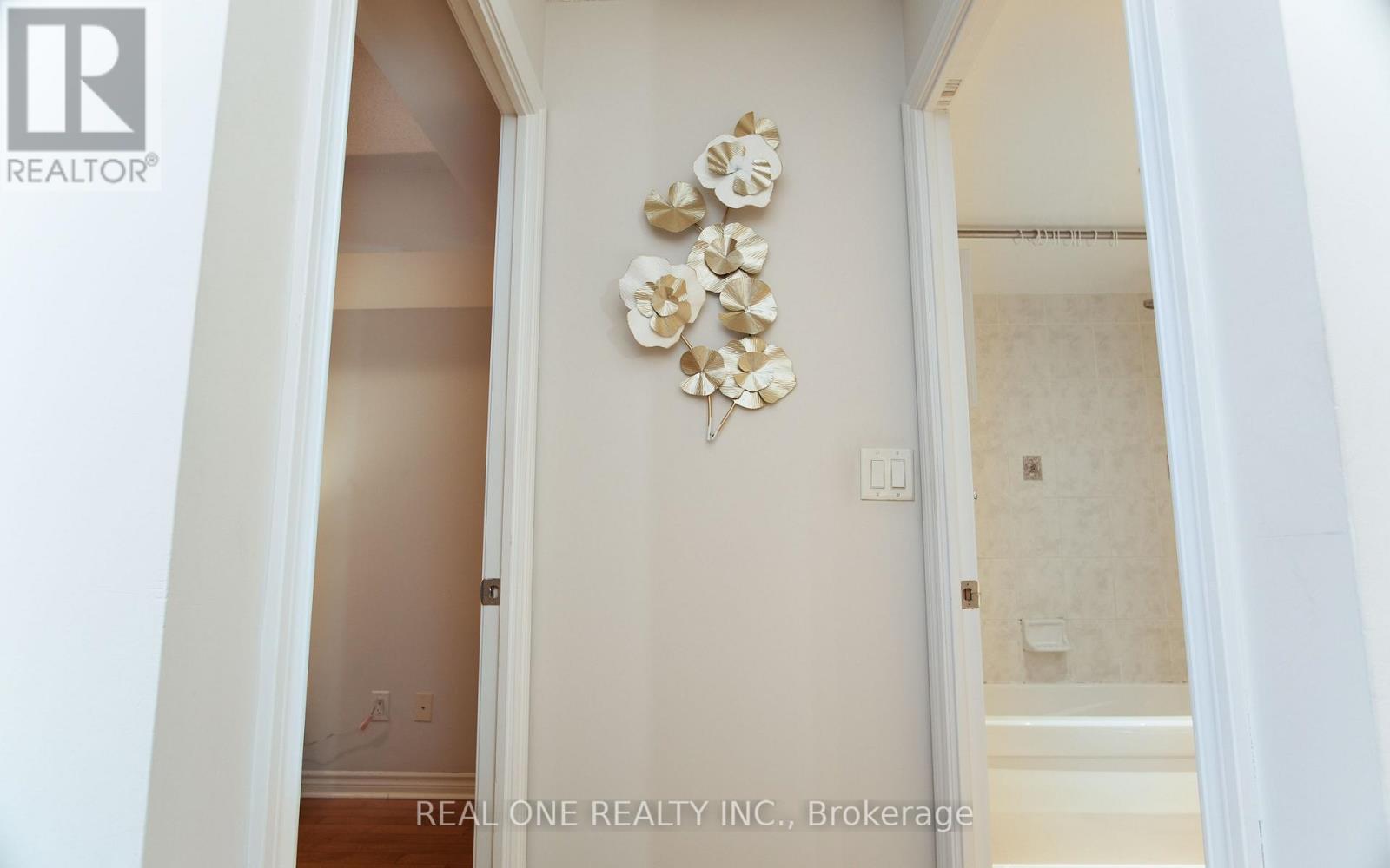 929 - 250 Wellington Street W, Toronto, ON - Indoor