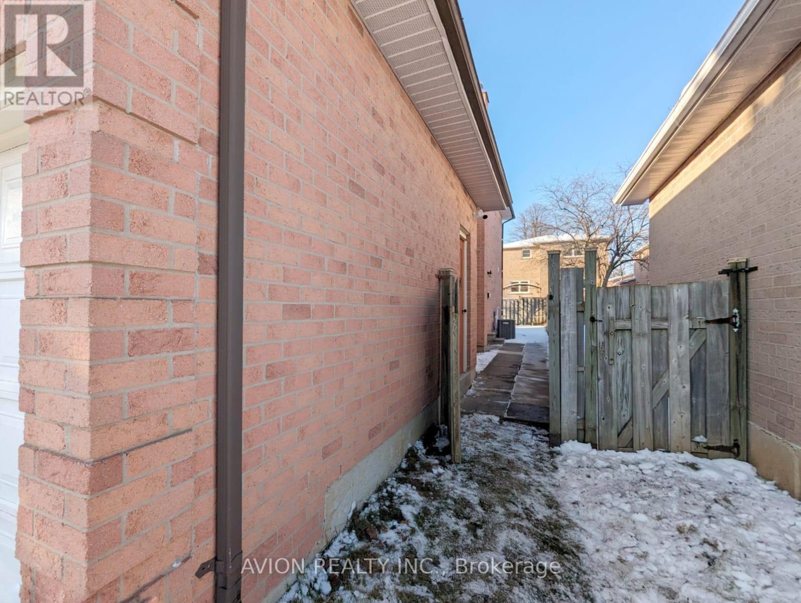 Bsmt - 28 Michener Crescent, Markham, ON - Outdoor With Exterior