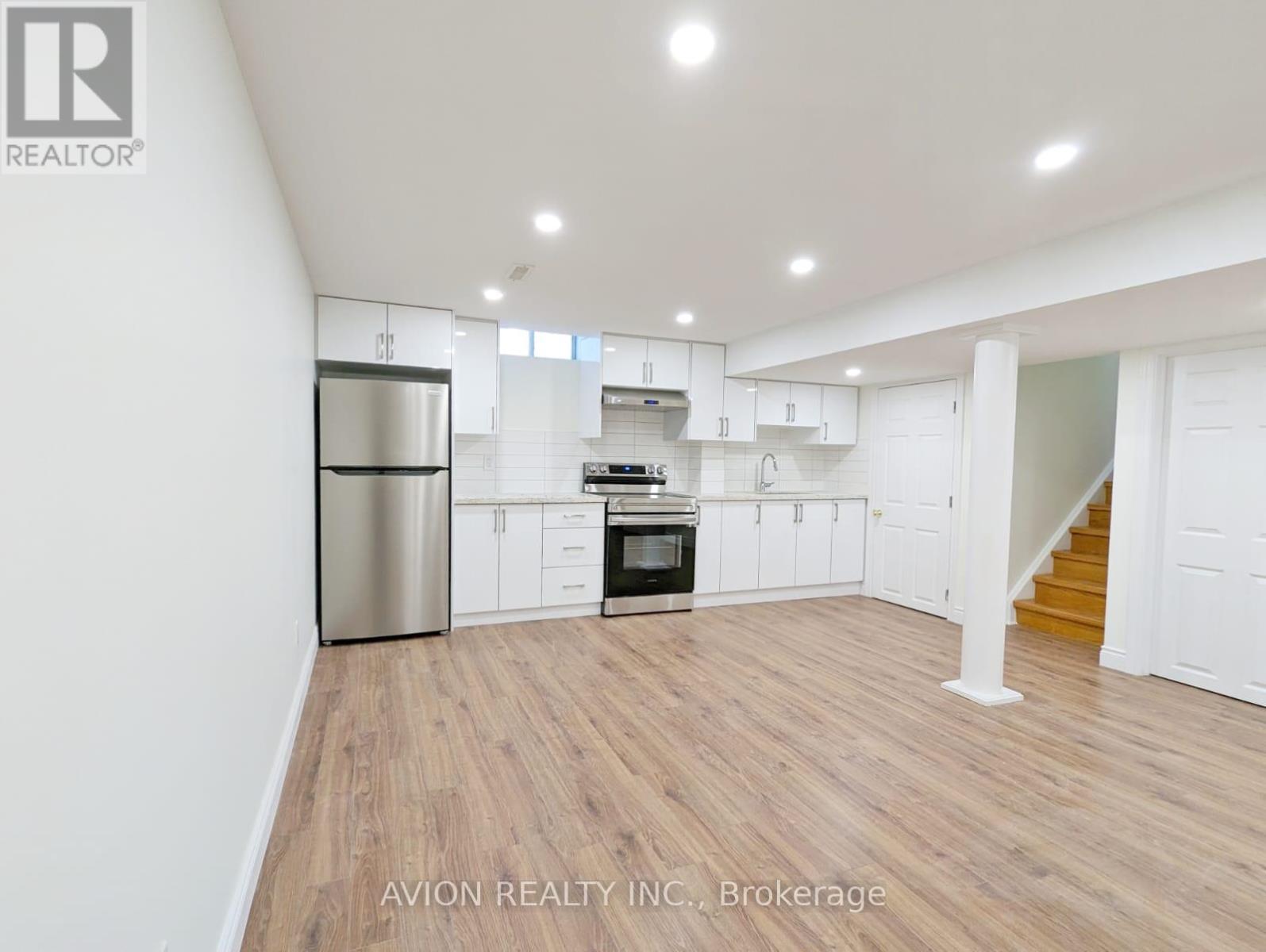 Bsmt - 28 Michener Crescent, Markham, ON - Indoor Photo Showing Kitchen
