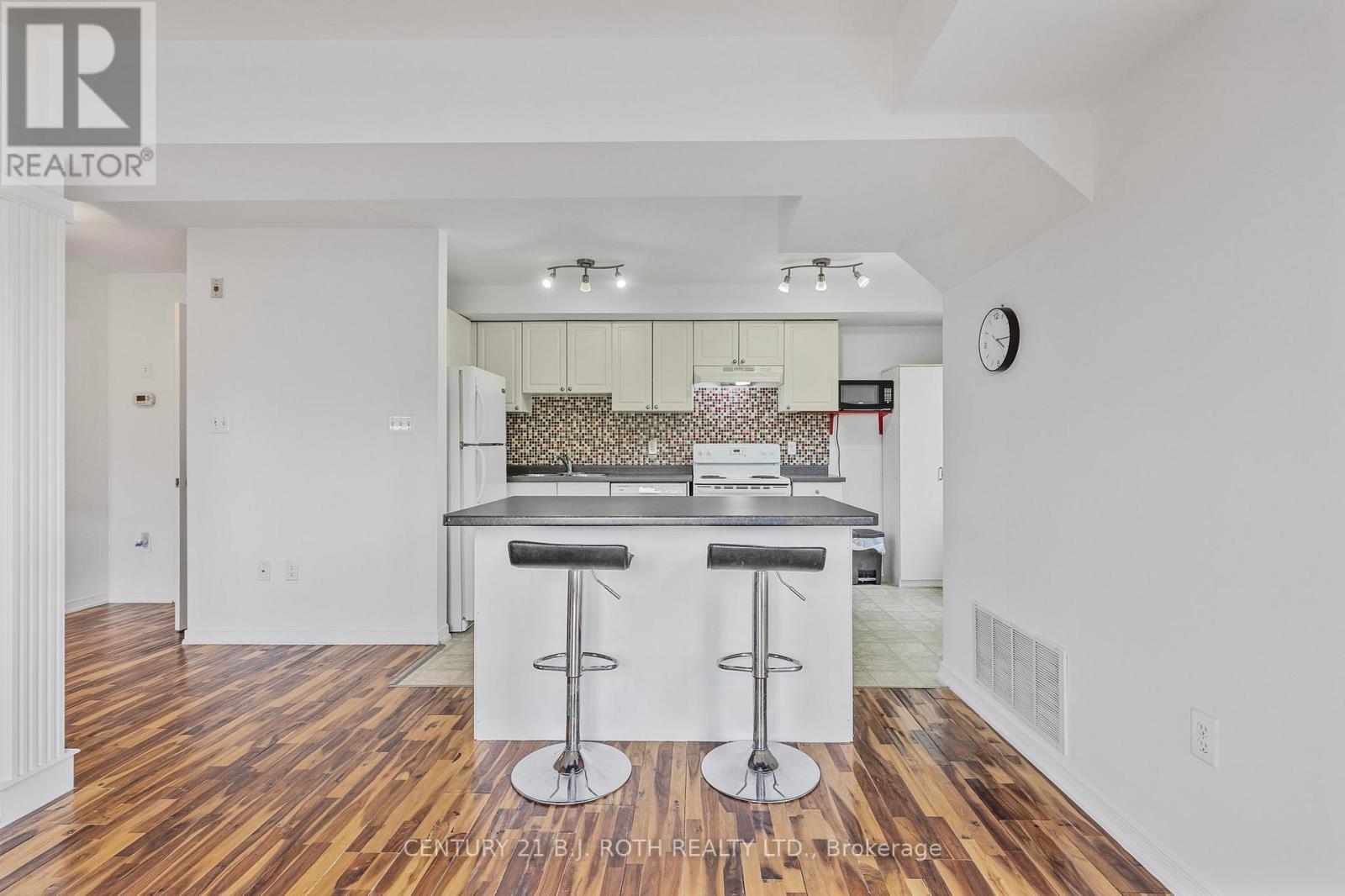 7 - 13 Cheltenham Road, Barrie, ON