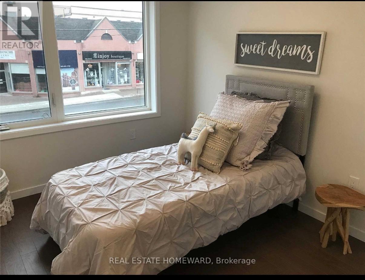 600 Alex Gardner Circle, Aurora, ON - Indoor Photo Showing Bedroom