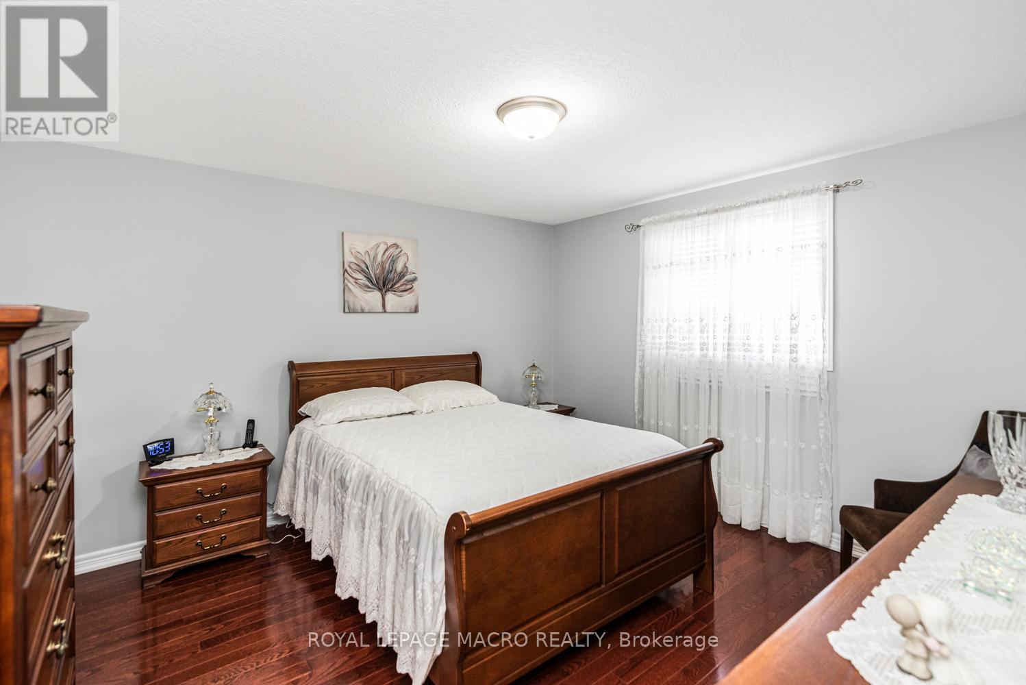102 Erika Crescent, Hamilton, ON - Indoor Photo Showing Bedroom