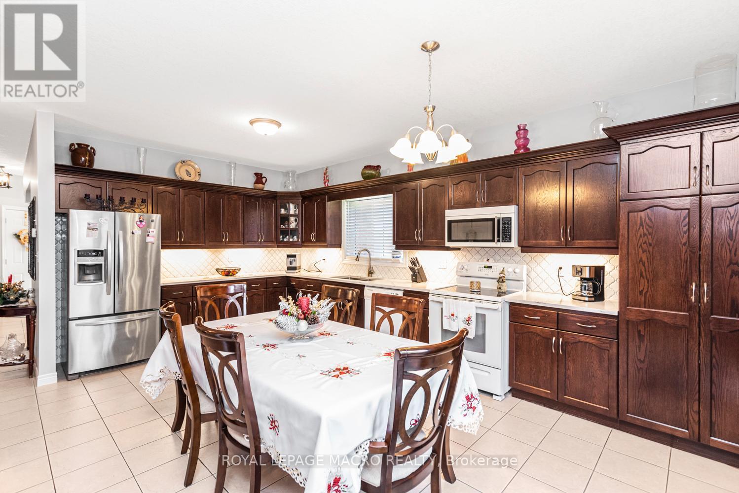 102 Erika Crescent, Hamilton, ON - Indoor