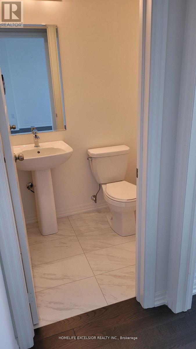 2pc WR on 2nd level - 192 Tango Crescent, Newmarket, ON - Indoor Photo Showing Bathroom