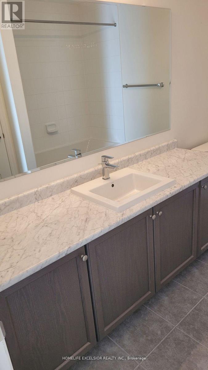 3rd level main WR - 192 Tango Crescent, Newmarket, ON - Indoor Photo Showing Bathroom