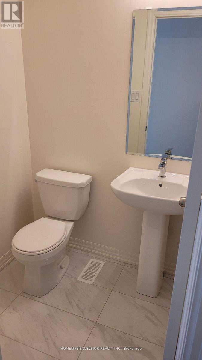 Ground level 2pc WR - 192 Tango Crescent, Newmarket, ON - Indoor Photo Showing Bathroom