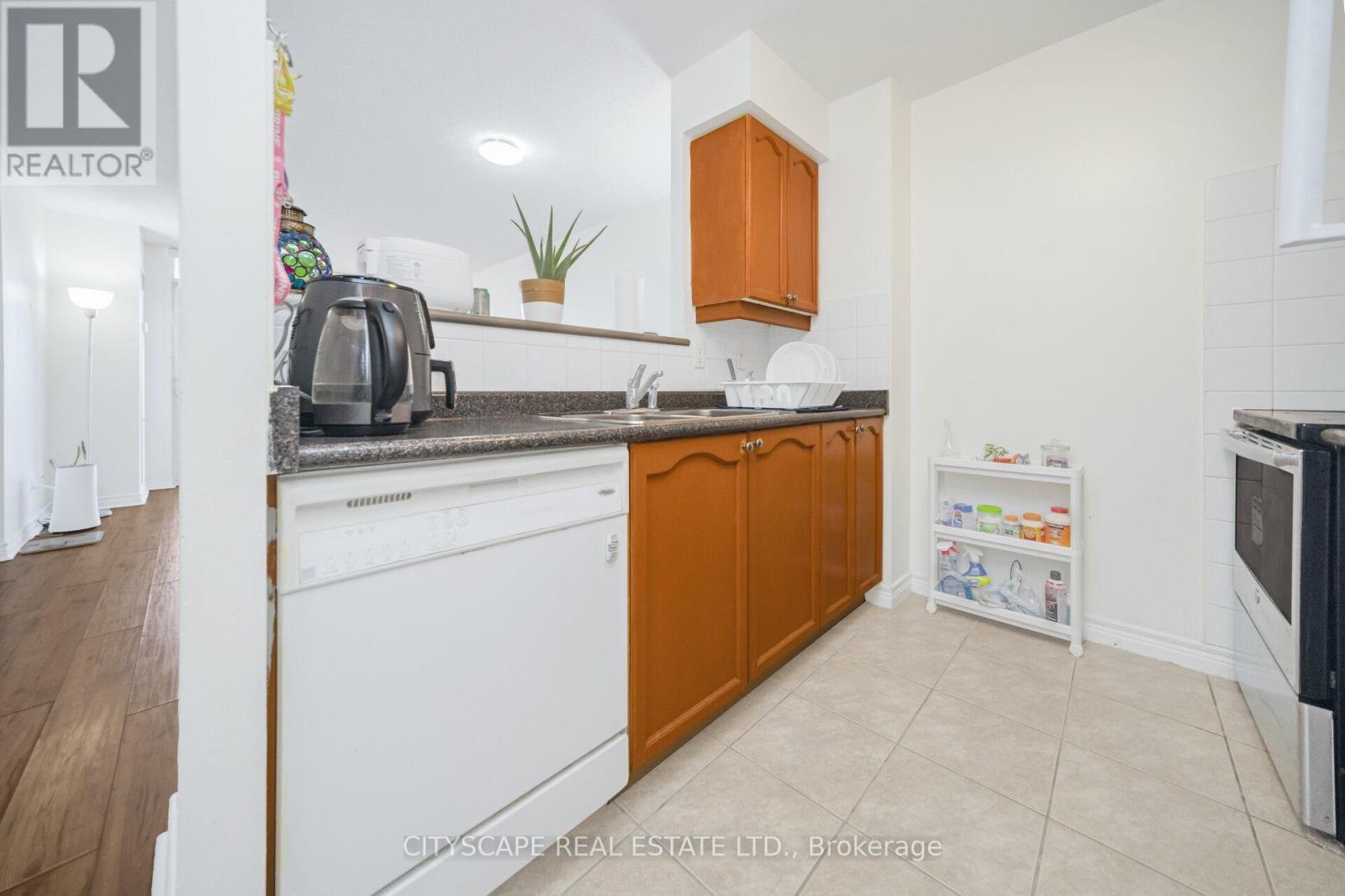 1002 - 710 Humberwood Blvd Boulevard, Toronto, ON - Indoor Photo Showing Kitchen