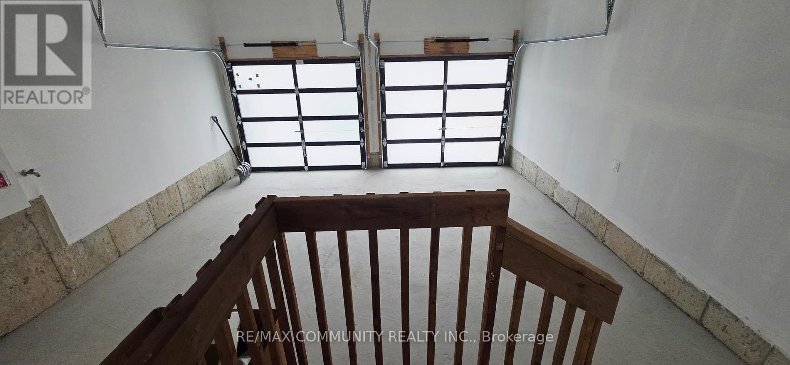 26 Aveena Road, Brampton, ON - Indoor Photo Showing Garage