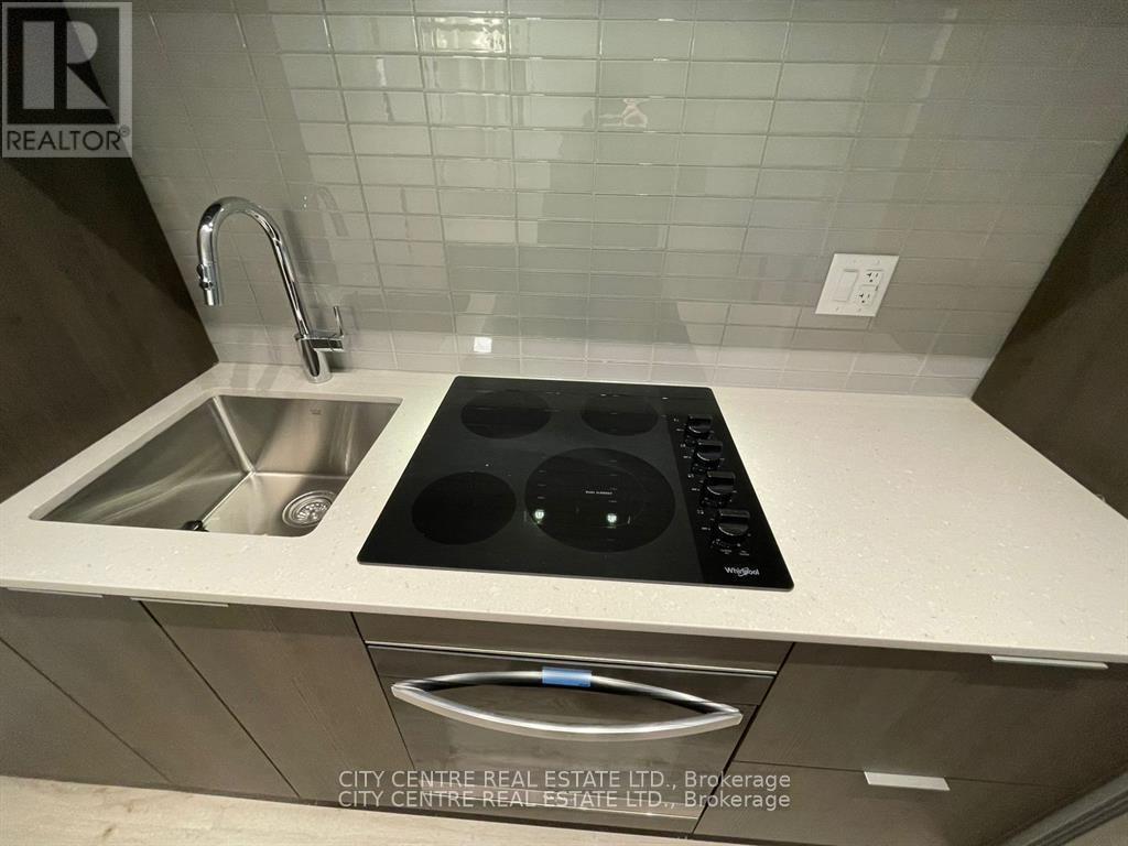 1406 - 395 Square One Drive, Mississauga, ON - Indoor Photo Showing Kitchen With Double Sink