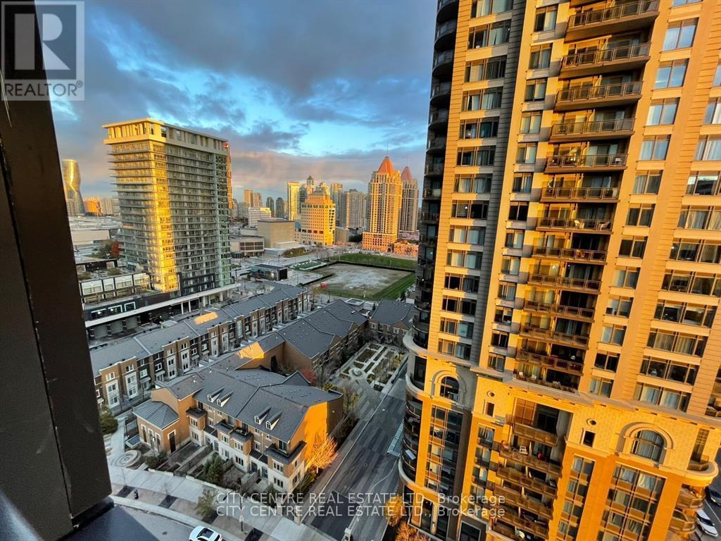 1406 - 395 Square One Drive, Mississauga, ON - Indoor