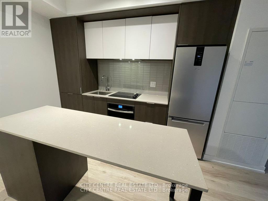 1406 - 395 Square One Drive, Mississauga, ON - Indoor Photo Showing Kitchen