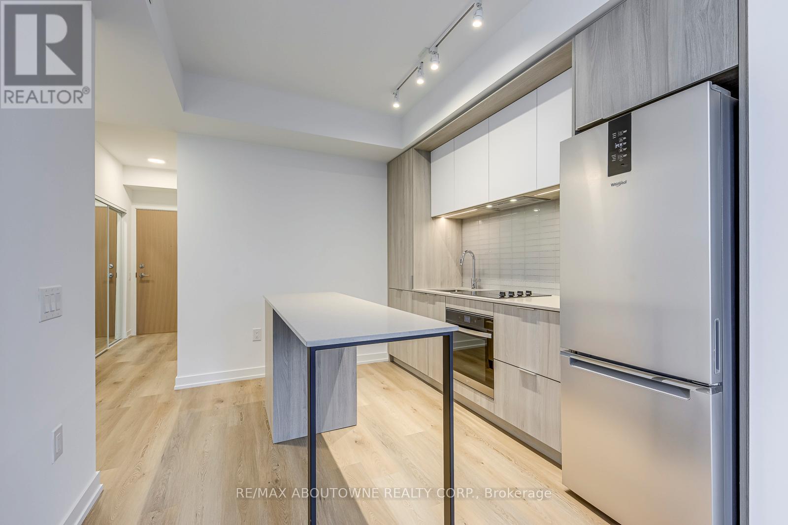 1106 - 395 Square One Drive, Mississauga, ON - Indoor Photo Showing Other Room