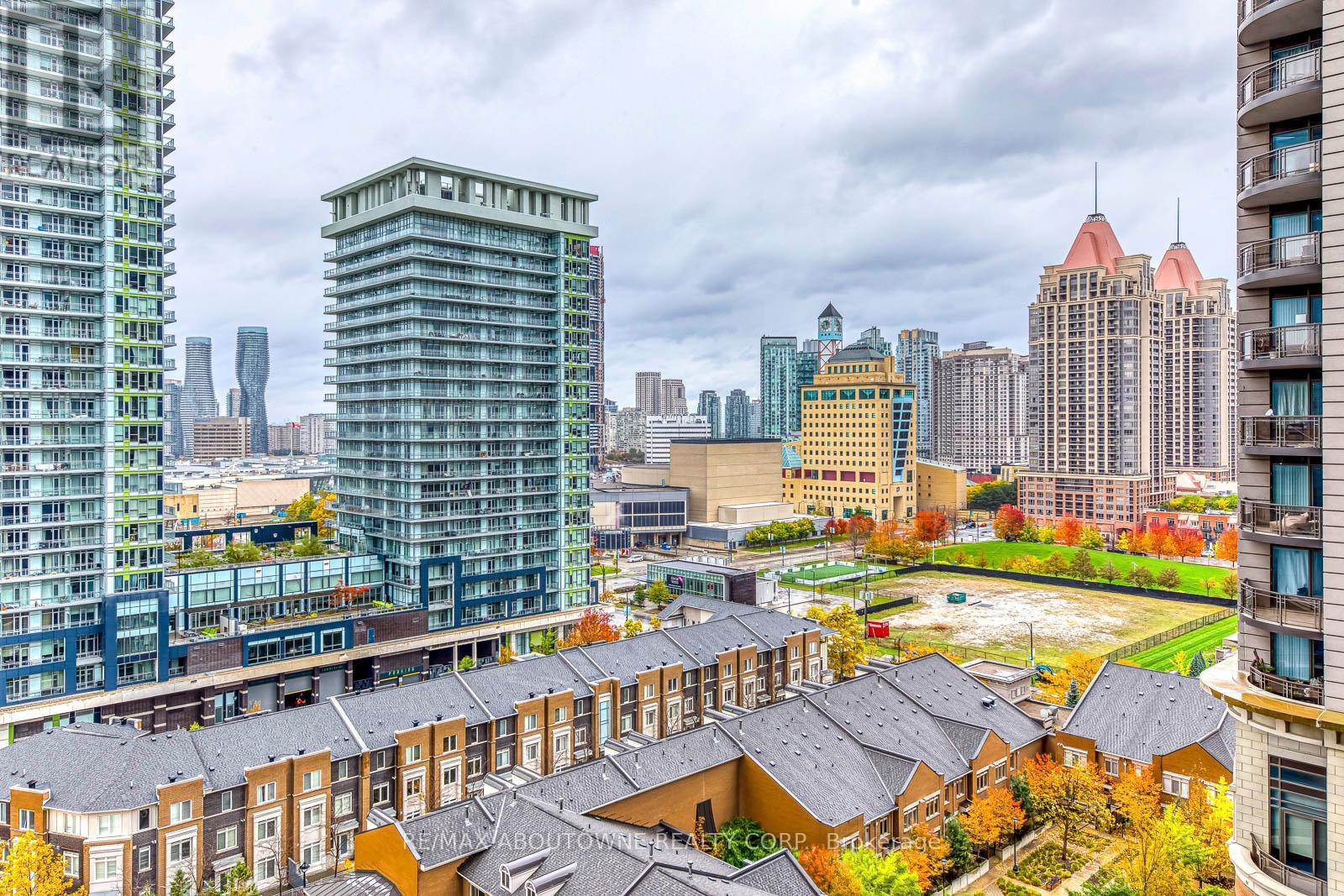 1106 - 395 Square One Drive, Mississauga, ON - Outdoor With Balcony With Facade