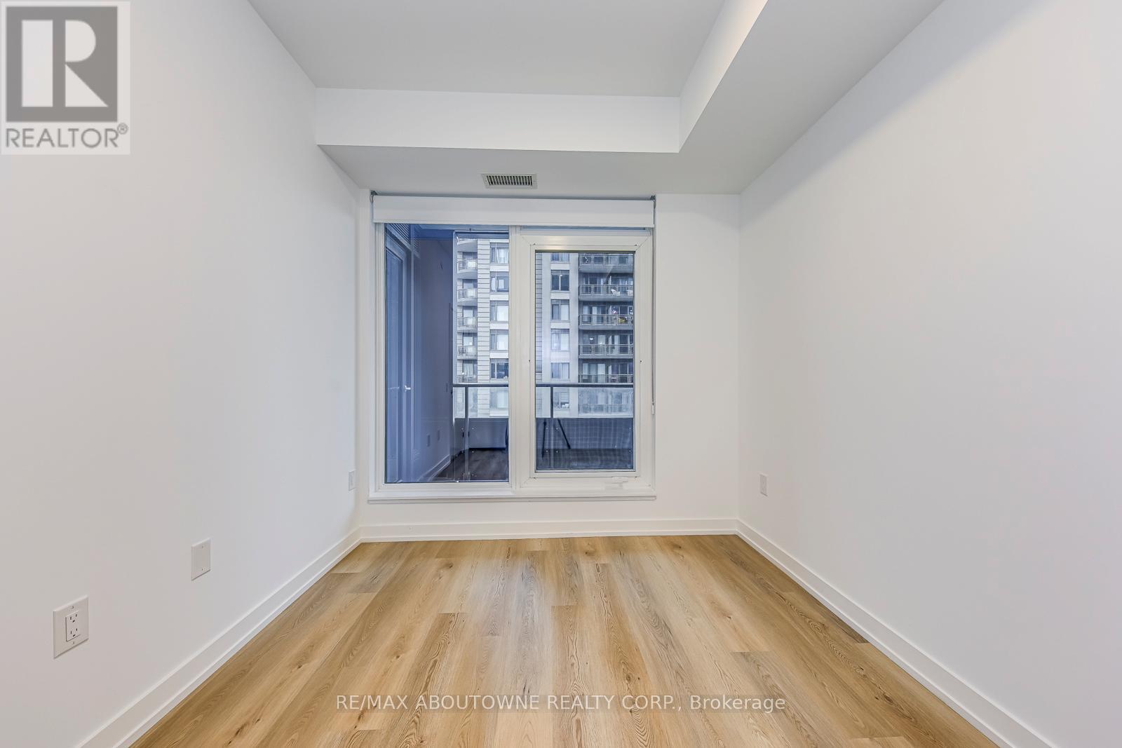 1106 - 395 Square One Drive, Mississauga, ON - Indoor Photo Showing Other Room