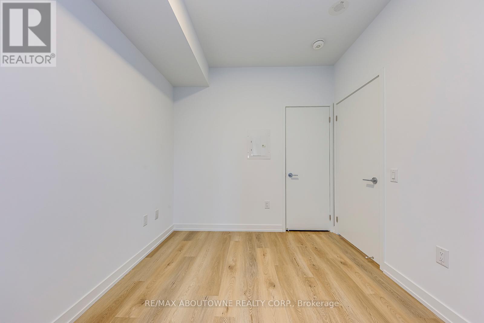 1106 - 395 Square One Drive, Mississauga, ON - Indoor Photo Showing Other Room