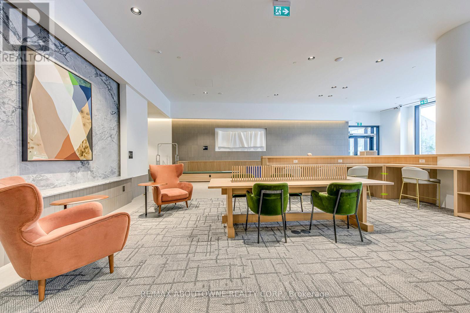 1106 - 395 Square One Drive, Mississauga, ON - Indoor Photo Showing Other Room