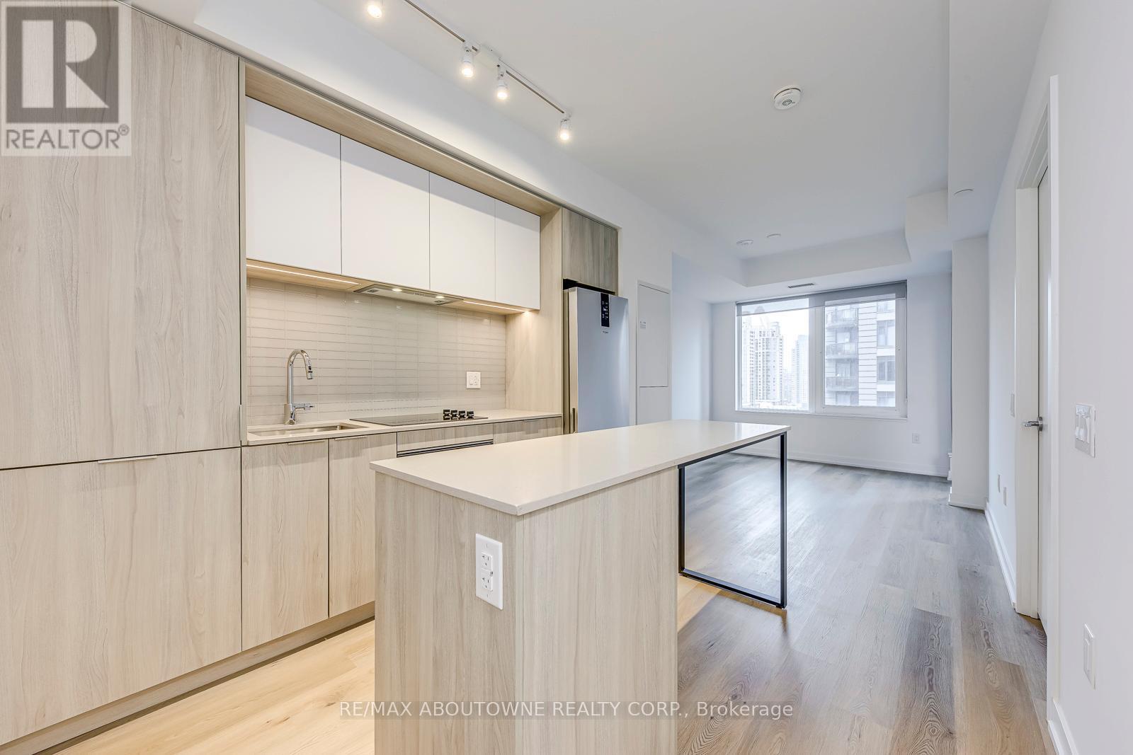 1106 - 395 Square One Drive, Mississauga, ON - Indoor