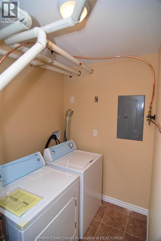 1810 Northway Unit# C - Upper, Windsor, ON - Indoor Photo Showing Laundry Room