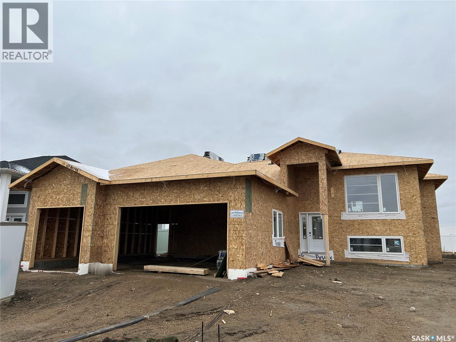 812 Woods Crescent, Warman, SK - Outdoor