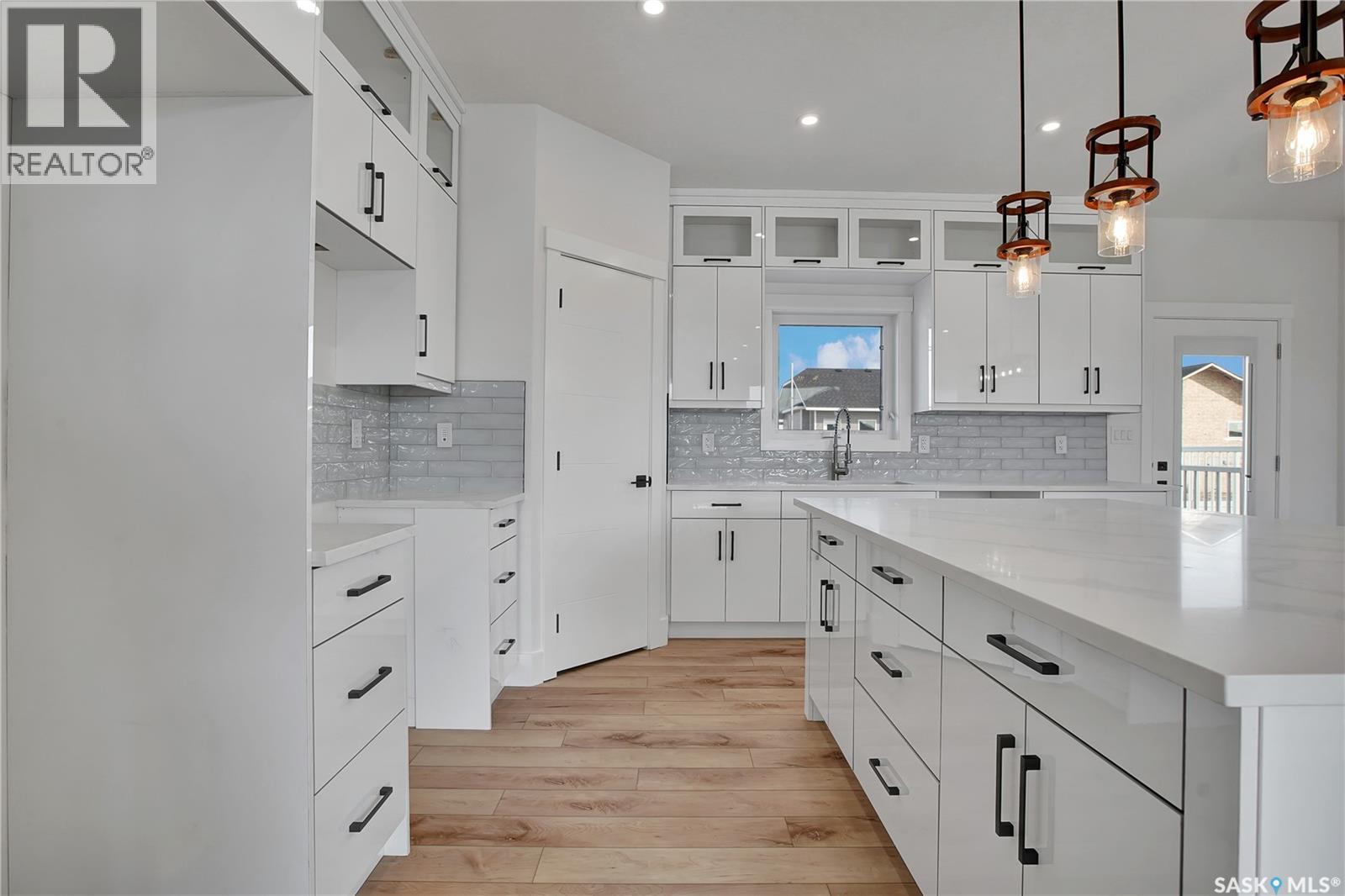 812 Woods Crescent, Warman, SK - Indoor Photo Showing Kitchen