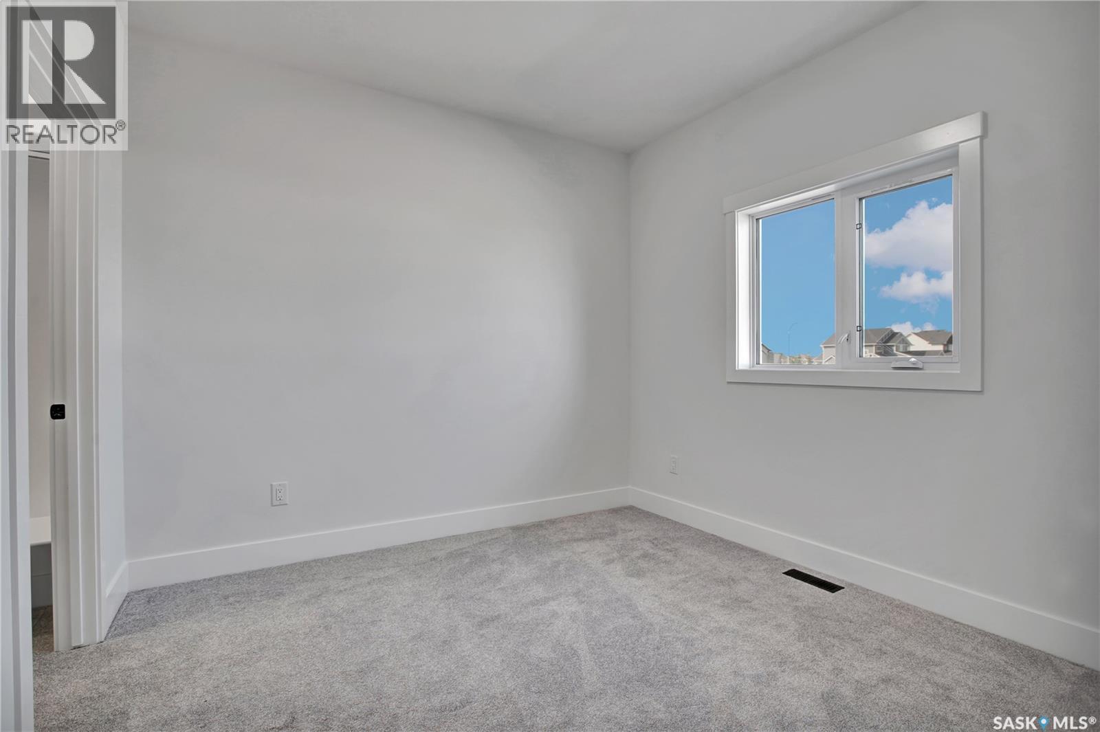 812 Woods Crescent, Warman, SK - Indoor Photo Showing Other Room