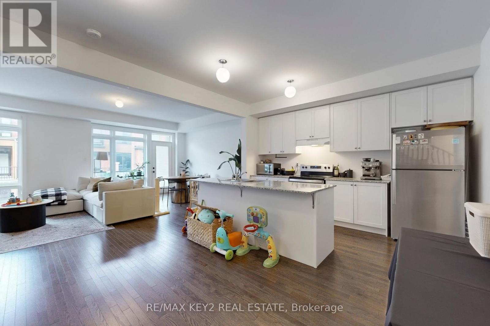 509 Littlewood Lane, Ajax, ON - Indoor Photo Showing Kitchen