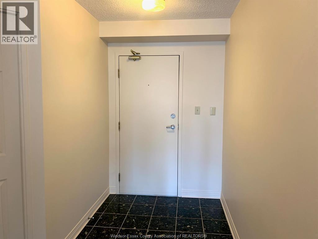 75 Riverside Drive East Unit# 410, Windsor, ON - Indoor Photo Showing Other Room