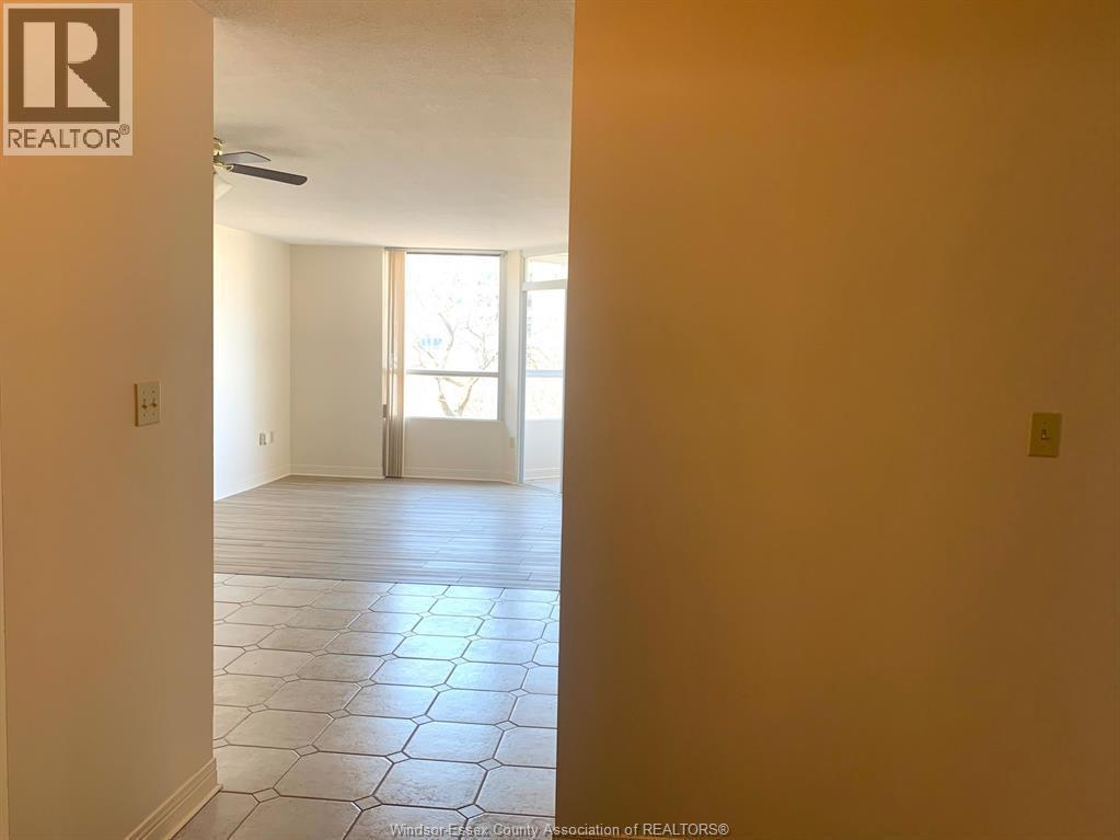 75 Riverside Drive East Unit# 410, Windsor, ON - Indoor Photo Showing Other Room